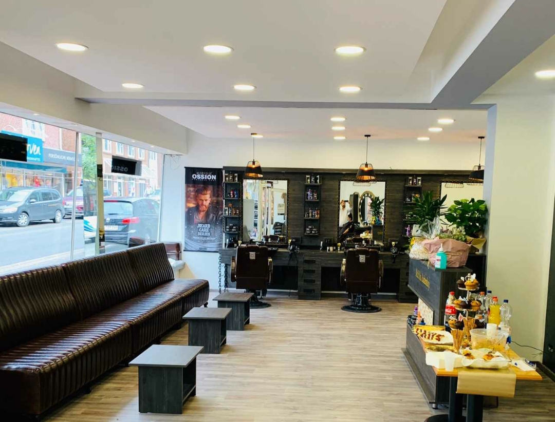 Innenraum des Barber Shops mit Lounge